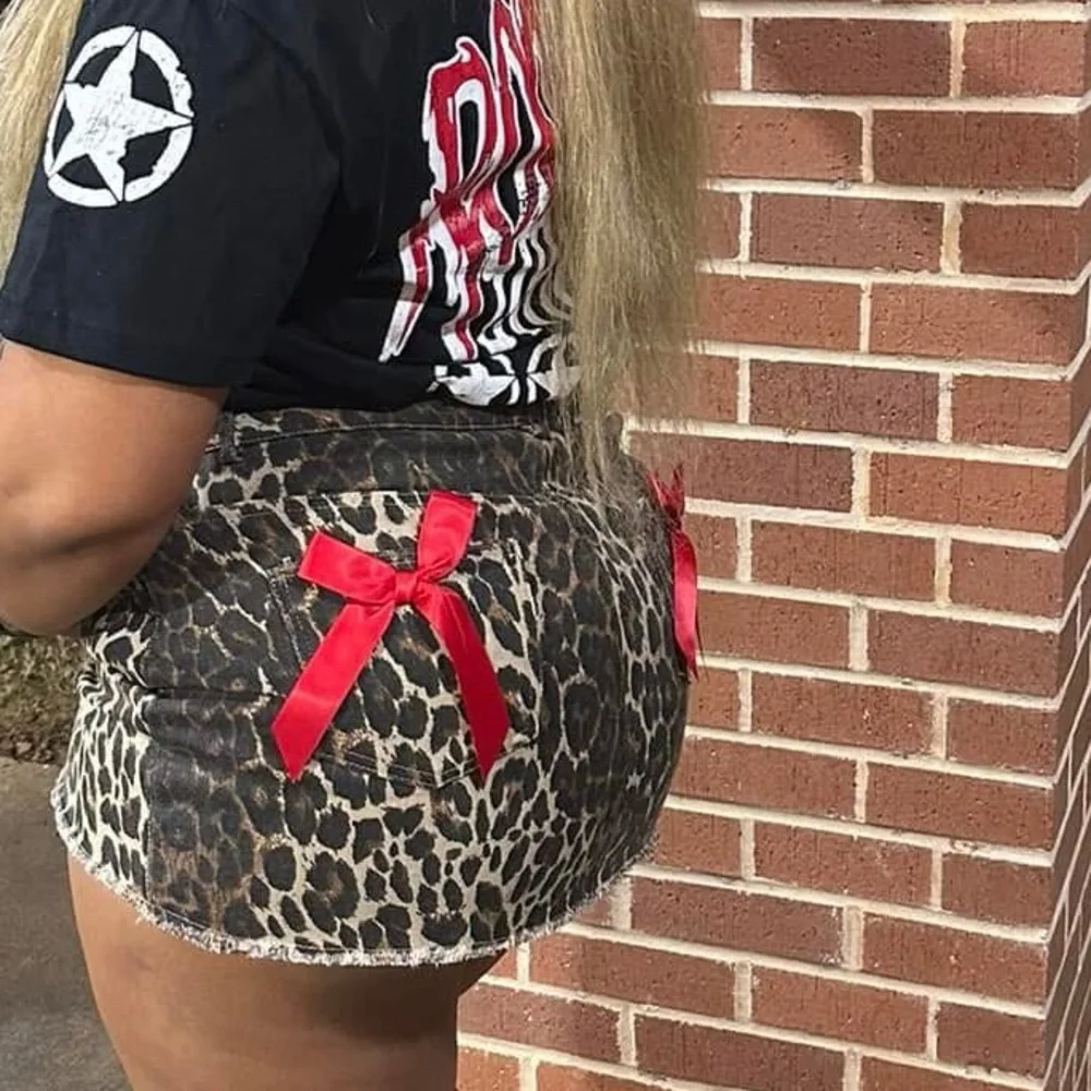 🛍️Leopard Mini Skirt🛍️Size Large‼️ - Picture 7 of 7